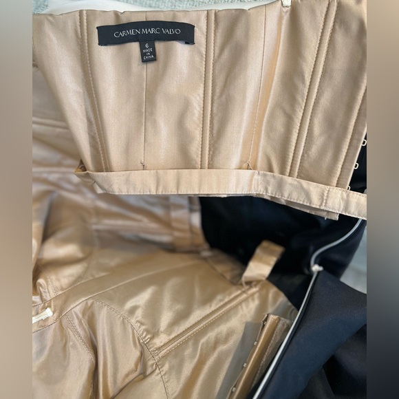 Carmen Marc Valvo Gown - Picture 7 of 10